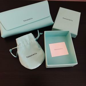 tiffany co gift bag and box. Great condition